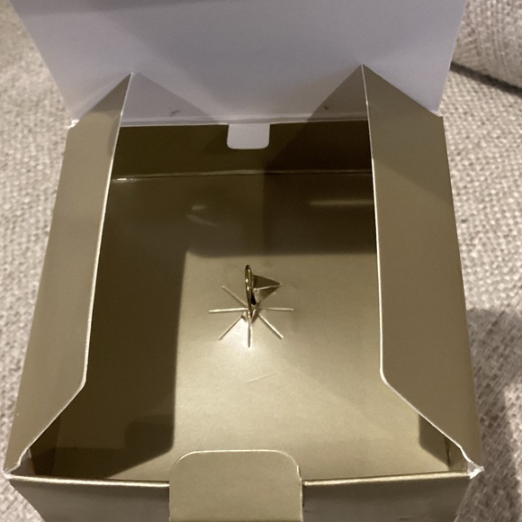 Harrods London Christmas Bear Silk Panel Round Christmas Tree Ornament - Picture 6 of 6